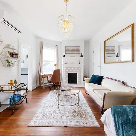 Historic Suite Near Mercer And Downtown